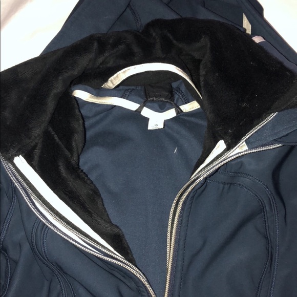 Navy Lulu with fur collar - Picture 3 of 3